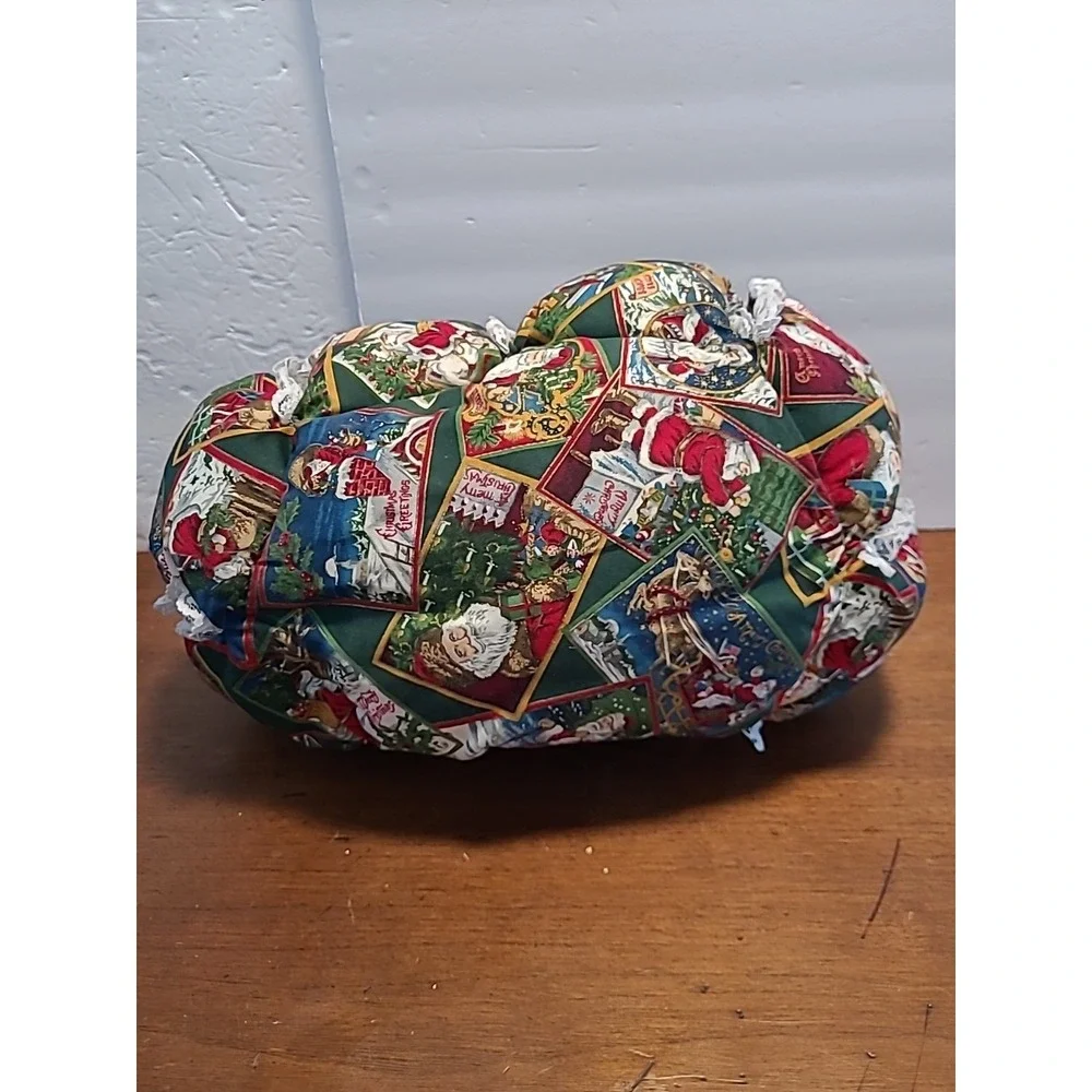 Vintage Handmade Quilted Christmas Basket Cotton‎ & Lace Santa Claus 13